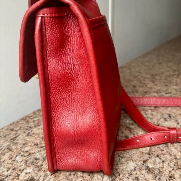 Red Vintage Coach Crossbody - Picture 5 of 9